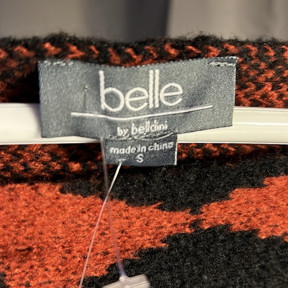 Beautiful Black & Rust Diamond Patterned Sweater - Picture 4 of 6